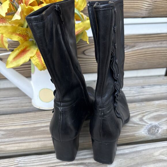 Clarks Artisan Women Black Leather Mid Calf Ruffles Button Detail Boots Size 9.5 - Picture 10 of 11